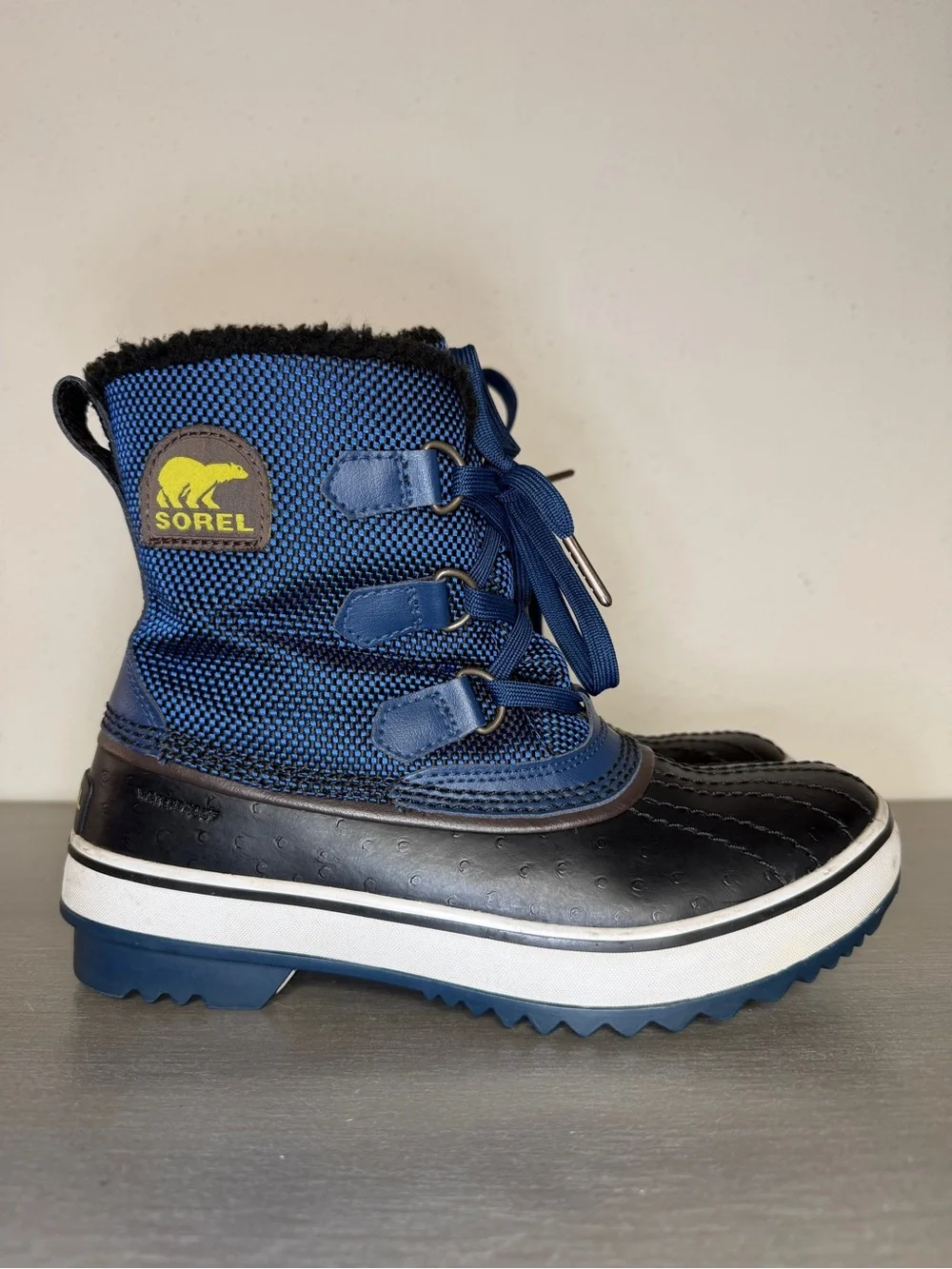 Sorel Black Ostrich Print/ Blue Waterproof Winter Snow Boots Womens Sz 6.5